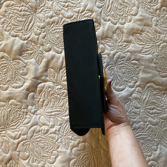 Vintage black clutch/crossbody with golden chain - Picture 12 of 14